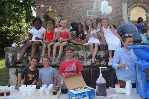 Snow cones were a big hit at the end of the school year party held at Ashlawn Estate, hosted by Joe Lara and Gwen Shamblin Lara.